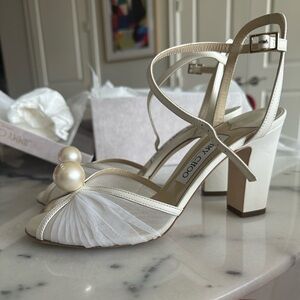 Jimmy Choo Wedding Shoes
Sacaria 85MM Tulle Sandals
39 (9)